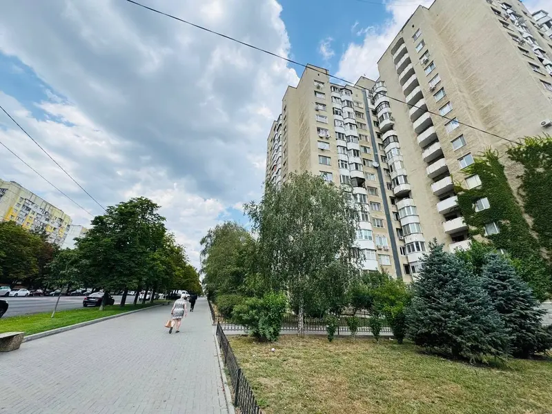 Продаётся просторная квартира площадью 60 м² в секторе Рышкановка, бул. Москова.