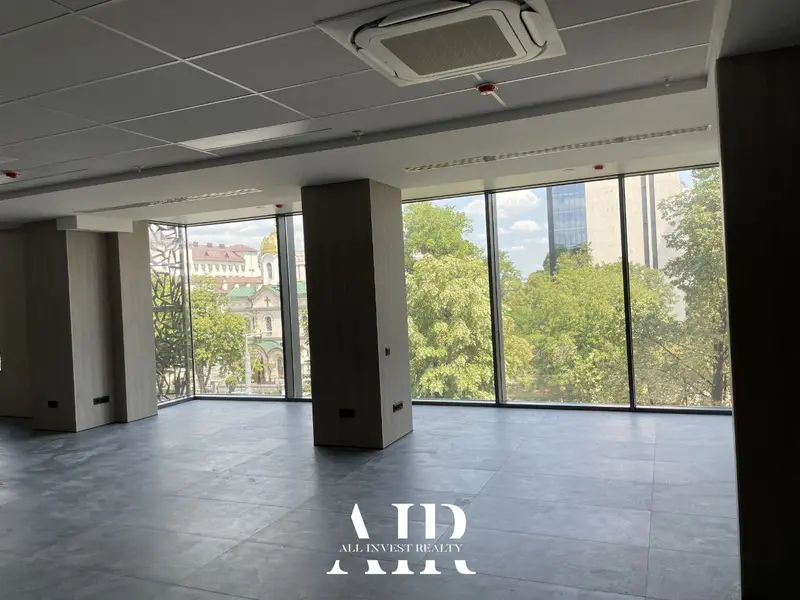 Spațiu comercial în chirie, 140 m², Centru