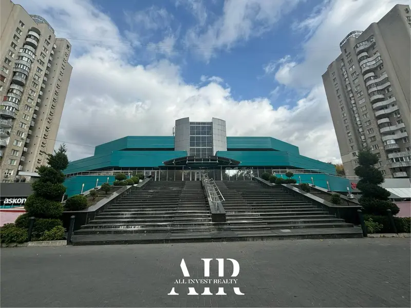 Clădire comercială în chirie, 5500 m², Botanica