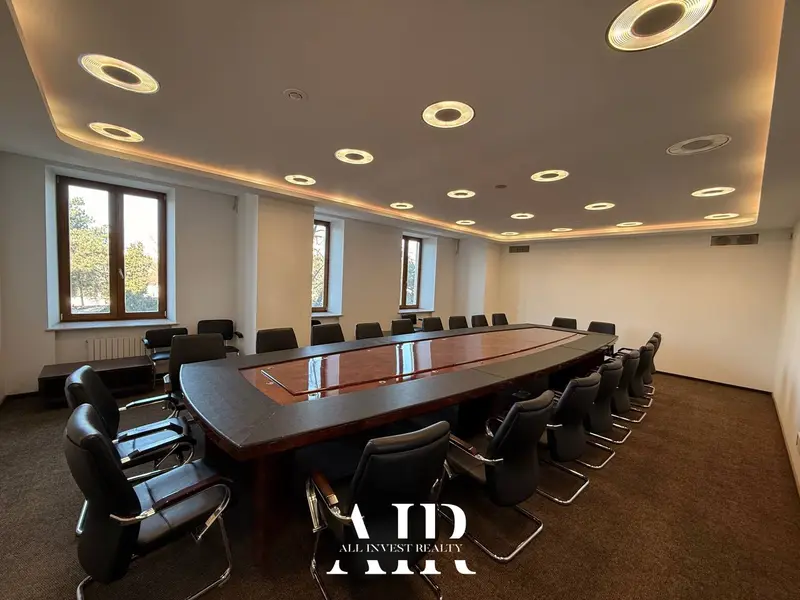 Oficiu în chirie, 200 m², Centru