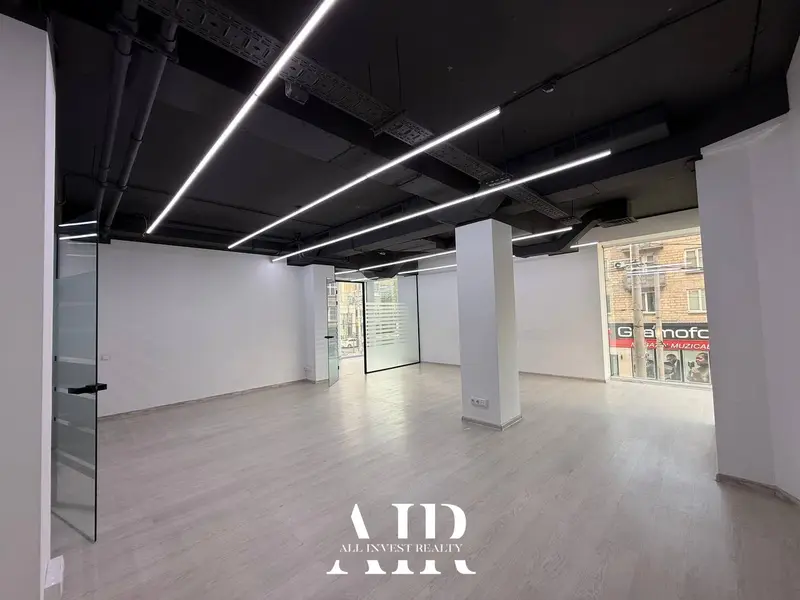 Commercial space for rent, 84 m², Centru