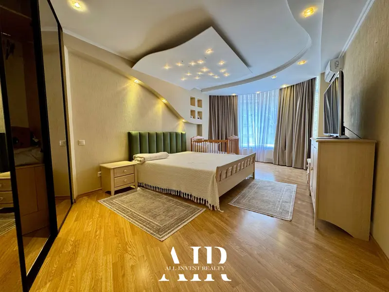 2-room apartment for rent, 110 m², Centru