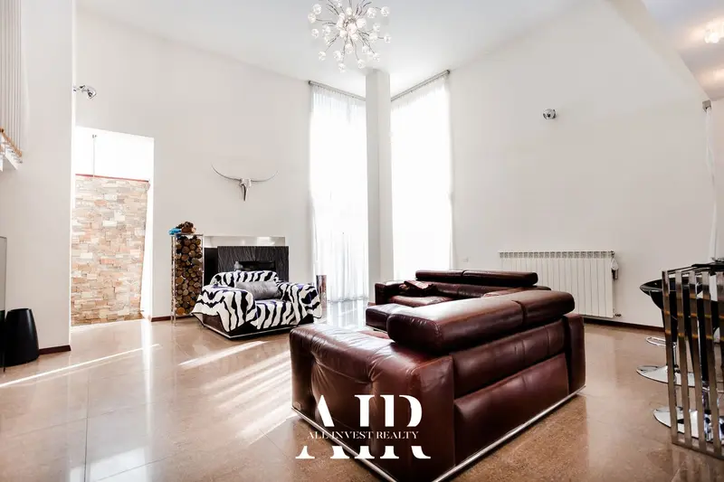 Casă în chirie, 300 m², Centru
