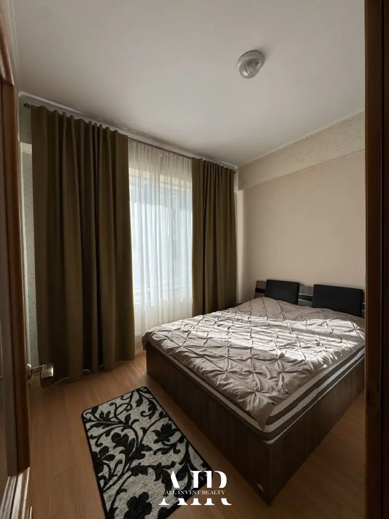 Apartament cu 3 camere în chirie, 78 m², Centru