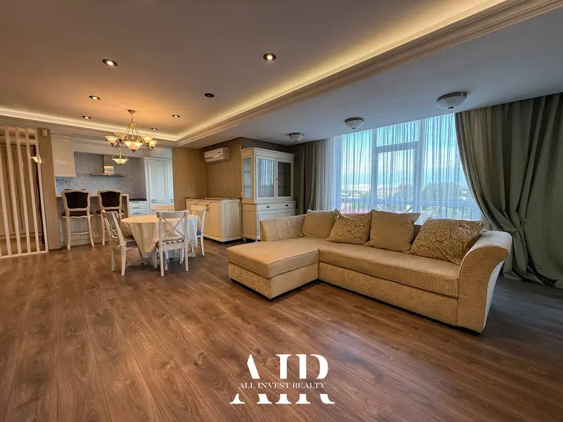 Apartament cu 2 camere în chirie, 140 m², Centru