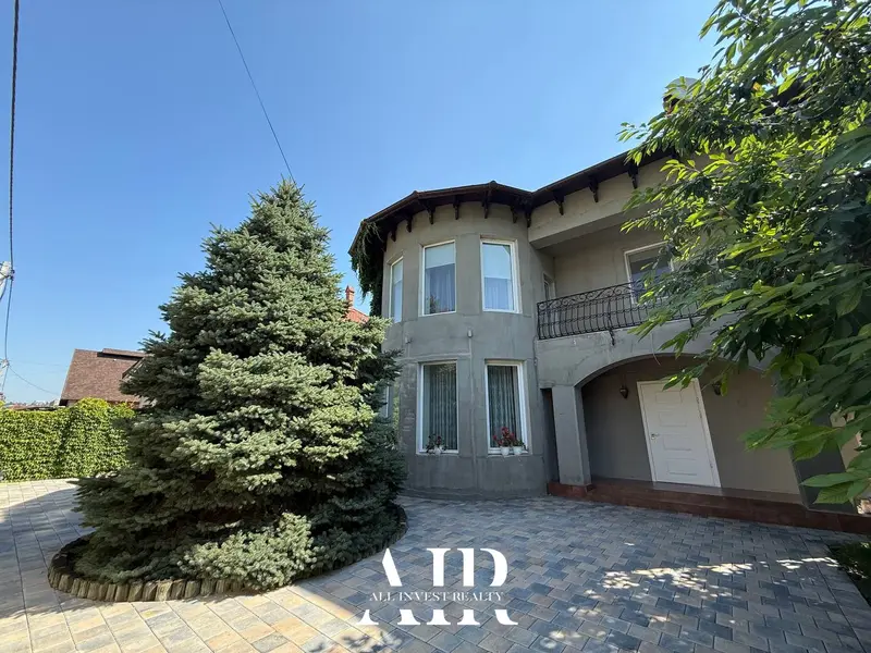 House for sale, 200 m², Codru