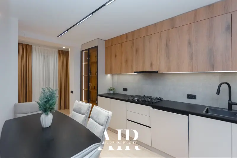 Apartament cu 3 camere de vânzare, 91 m², Ciocana