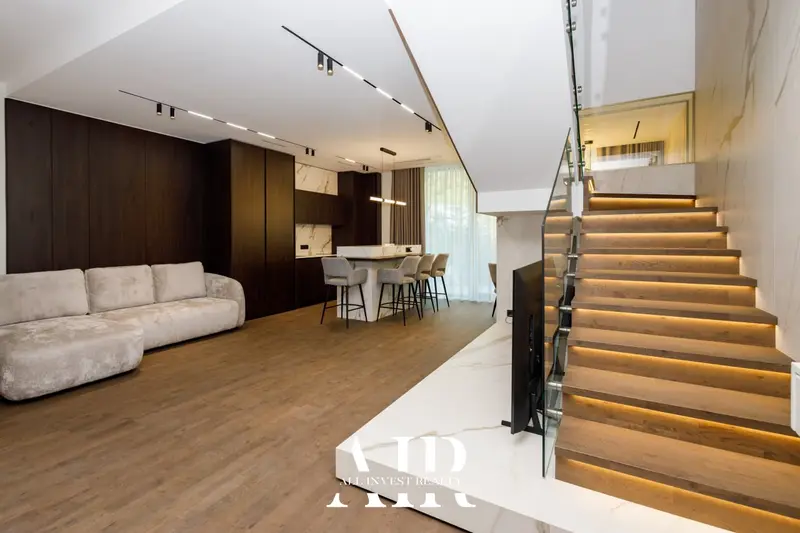 Townhouse de vânzare, 220 m², Centru