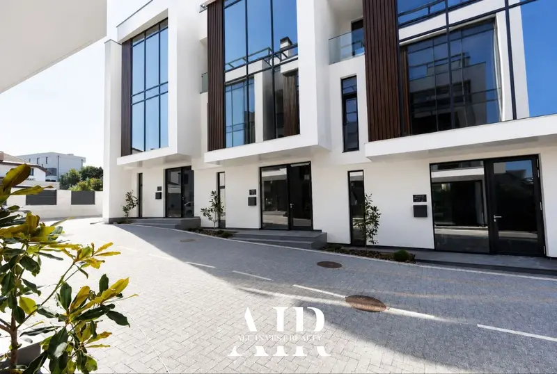 Casă de vânzare, 220 m², Centru