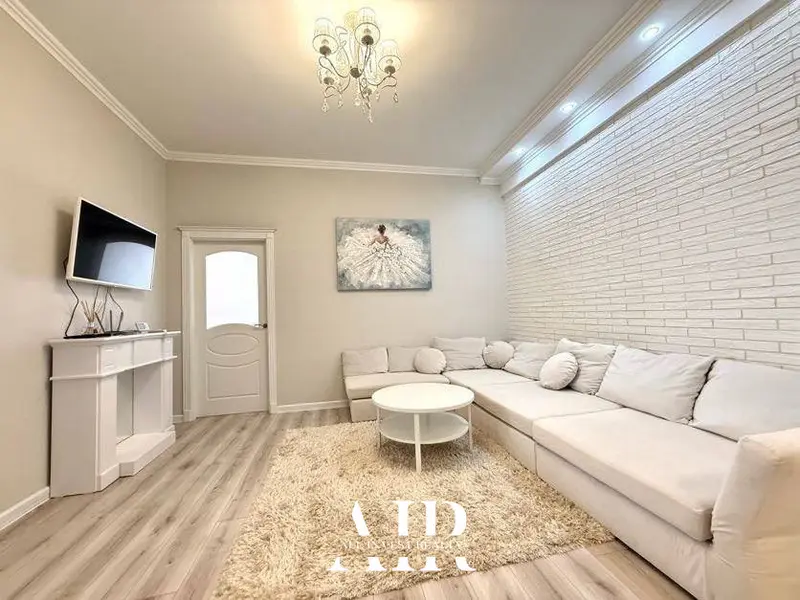 Apartament cu 2 camere în chirie, 80 m², Centru