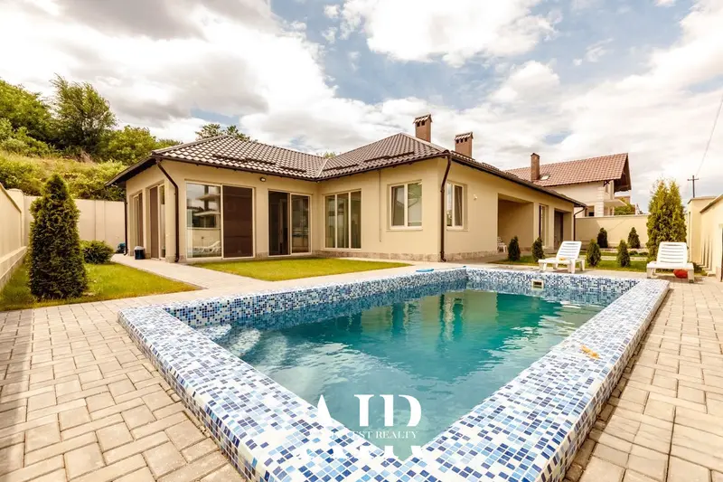 House for sale, 270 m², Codru