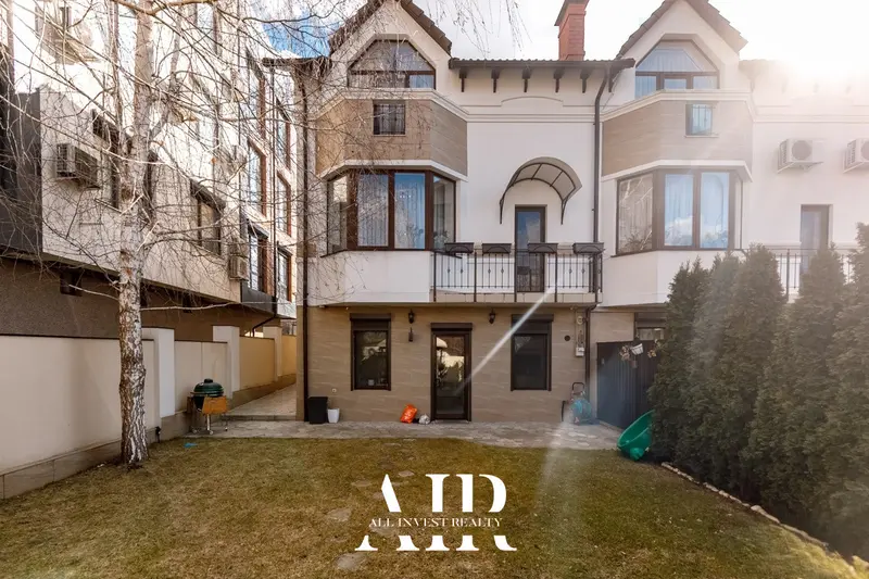 Duplex for sale, 200 m², Centru