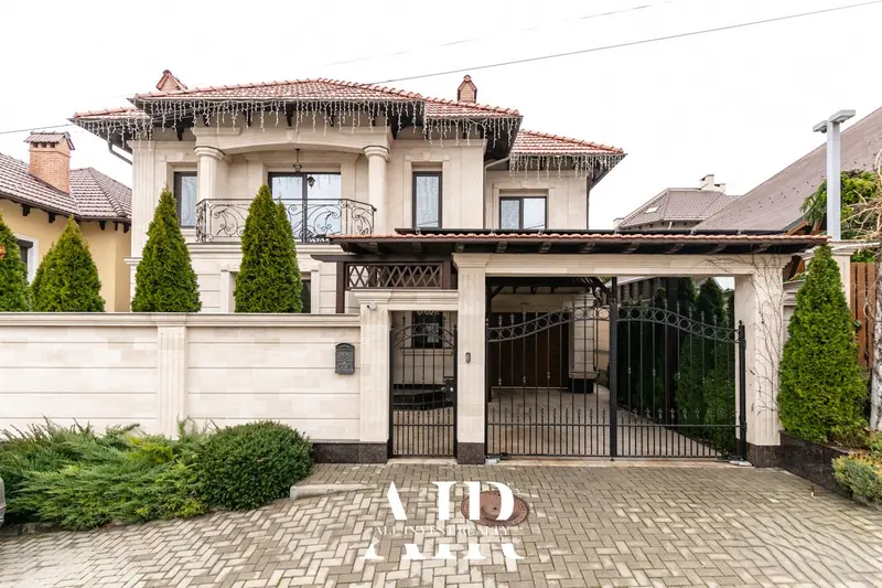 House for sale, 200 m², Rîșcani