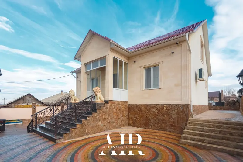 House for sale, 300 m², Criuleni