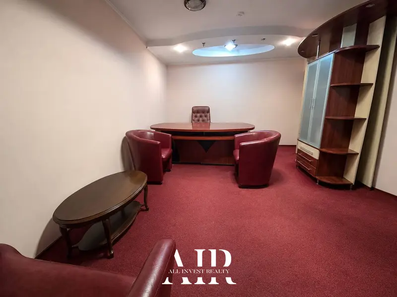 Oficiu în chirie, 300 m², Centru