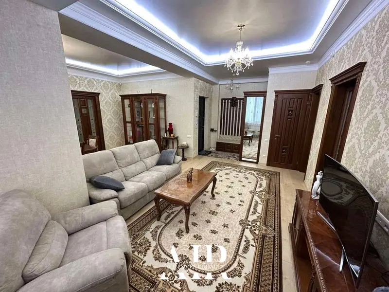 Apartament cu 1,5 camere în chirie, 74 m², Centru