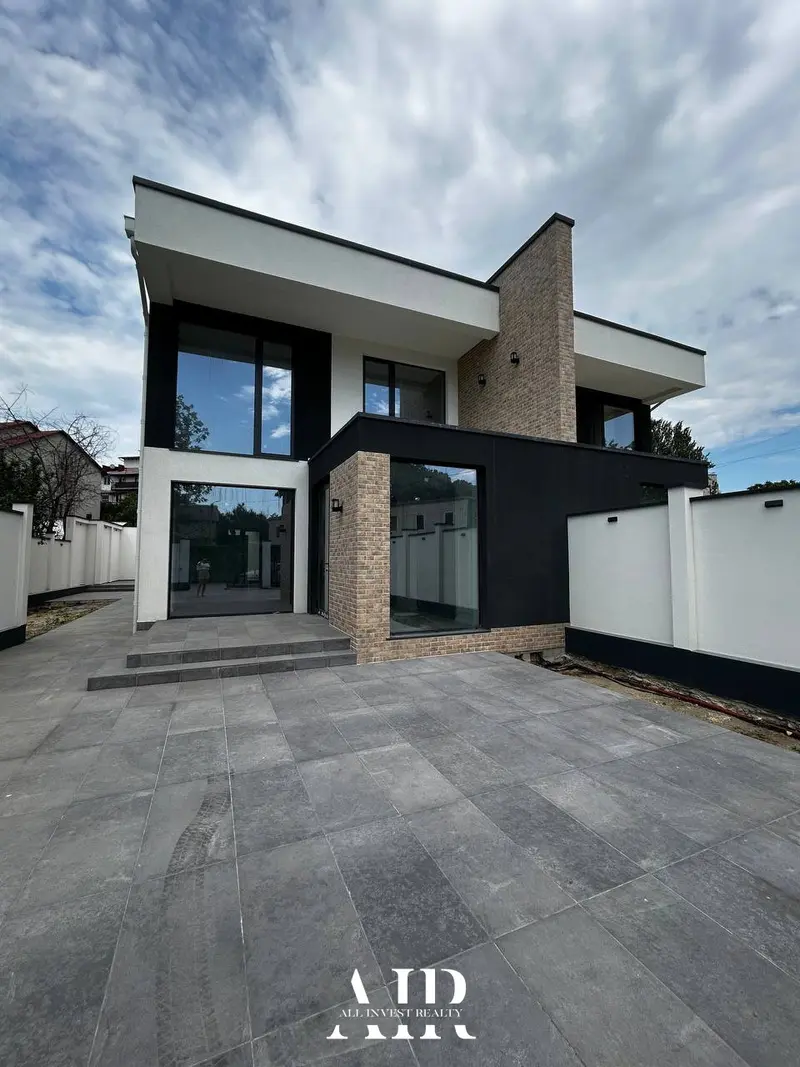 Duplex de vânzare, 220 m², Botanica