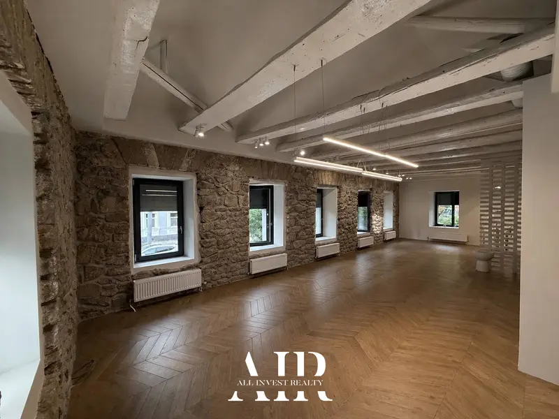 Spațiu comercial în chirie, 140 m², Centru