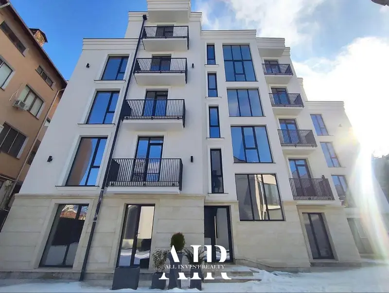 Apartament cu 2 camere de vânzare, 84 m², Centru