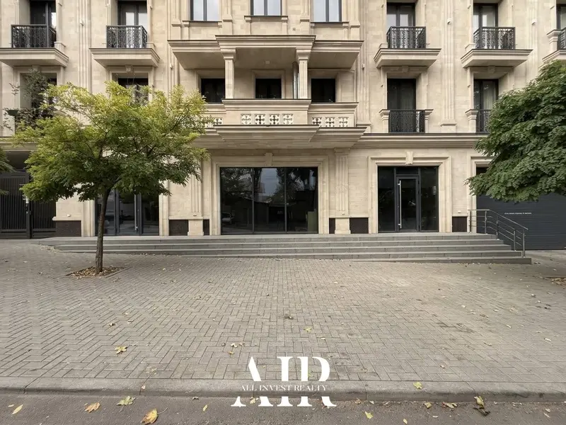 Spațiu comercial în chirie, 276 m², Centru