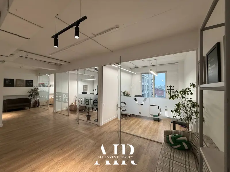 Oficiu în chirie, 600 m², Centru