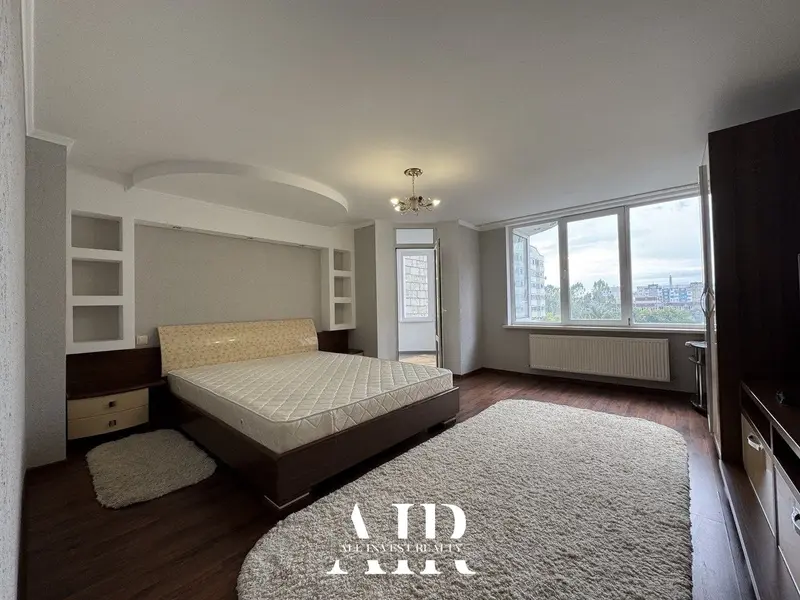 Apartament cu 3 camere de vânzare, 105 m², Ciocana